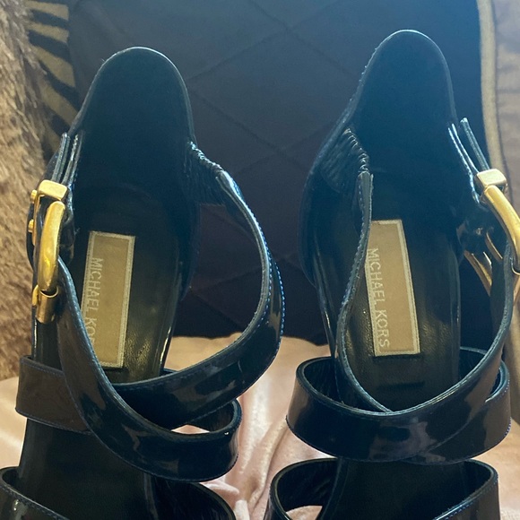 🎀 Made in ITALY Michael Kors Heels Shoes Size 7 M Gorgeous patent leather color - Picture 9 of 12